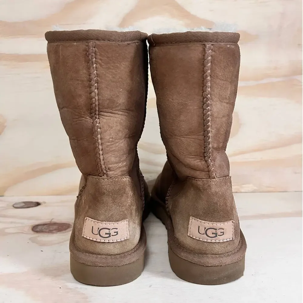 UGG - Classic Short II - Winter Boots - Brown - Women's - 8 - S/N 1016223